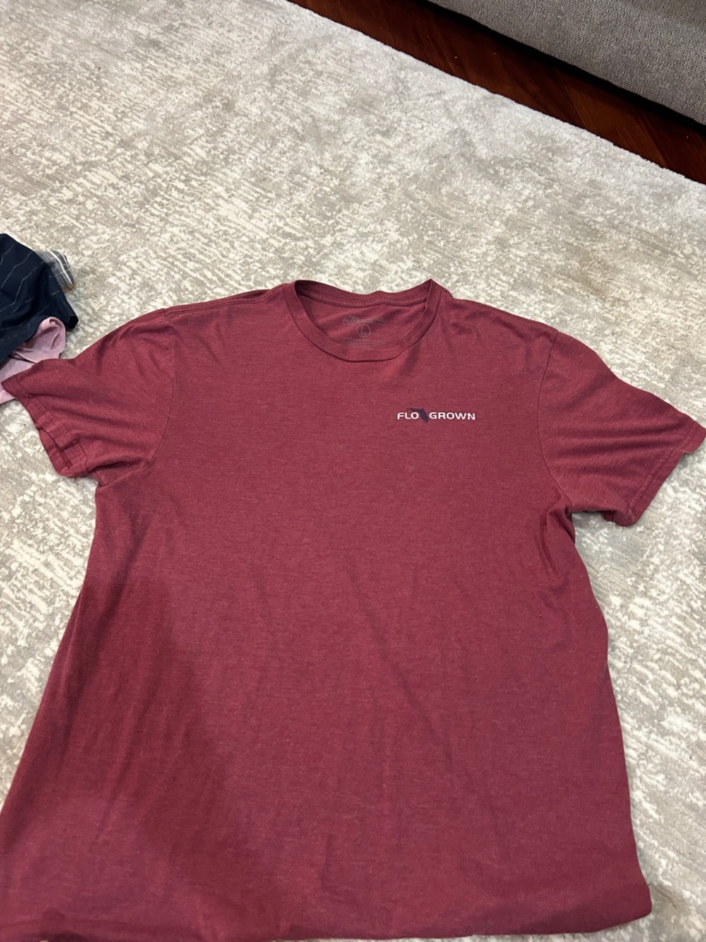 Flo grown large Men's Crew Neck T-Shirt in Maroon euc